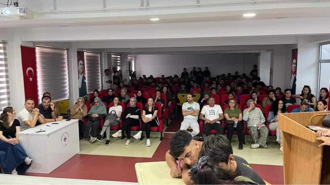 SARIHAMZALI’DA BİLGİ YARIŞMASI HEYECANI